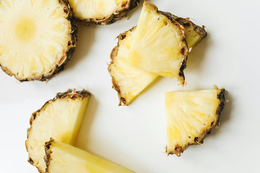 cachorro-pode-comer-abacaxi-04